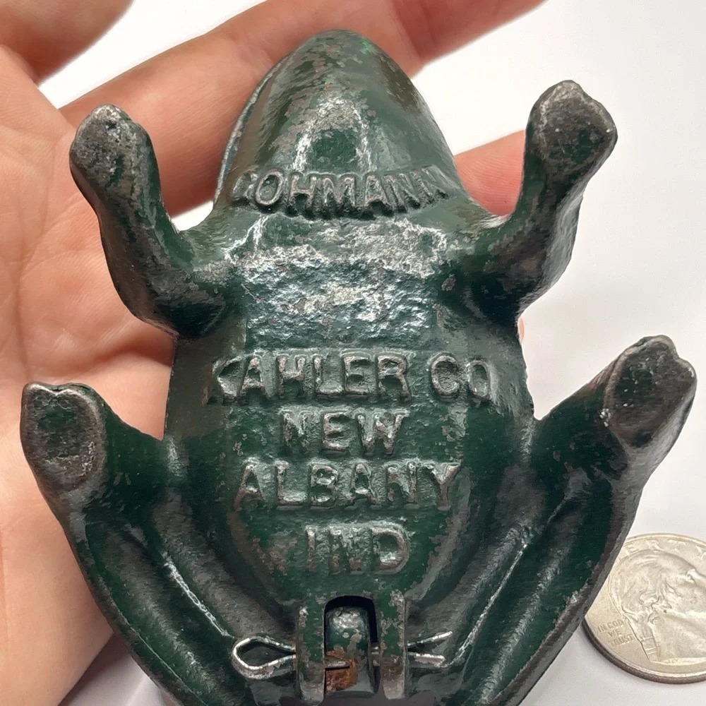 Vintage Cast Iron Frog Paperweight